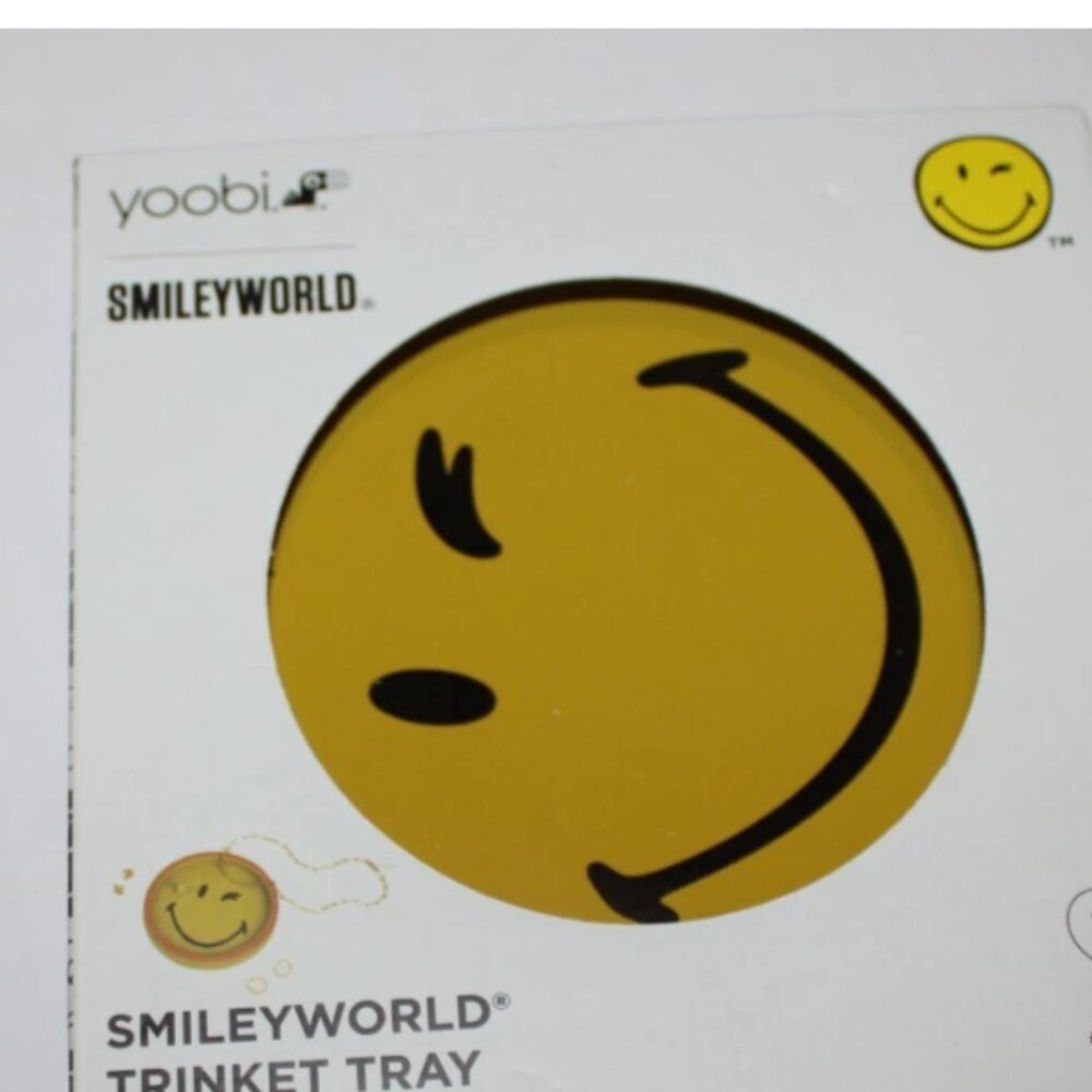 Smileyworld Trinket Tray from Yoobi Smiley Face Dresser Dish Key Keeper Catchall